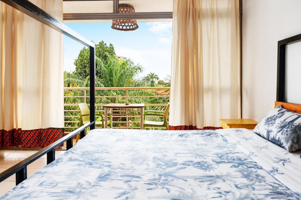 Bushpig Backpackers Pansiyon Kampala Dış mekan fotoğraf