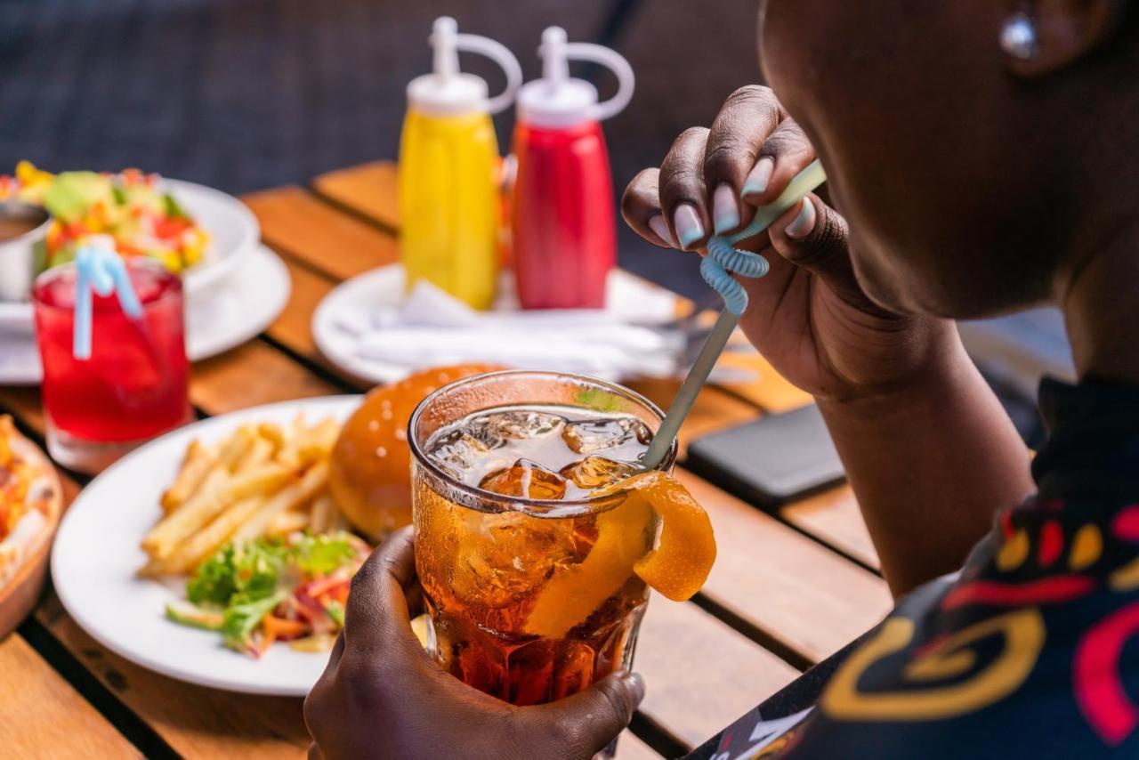 Bushpig Backpackers Pansiyon Kampala Dış mekan fotoğraf