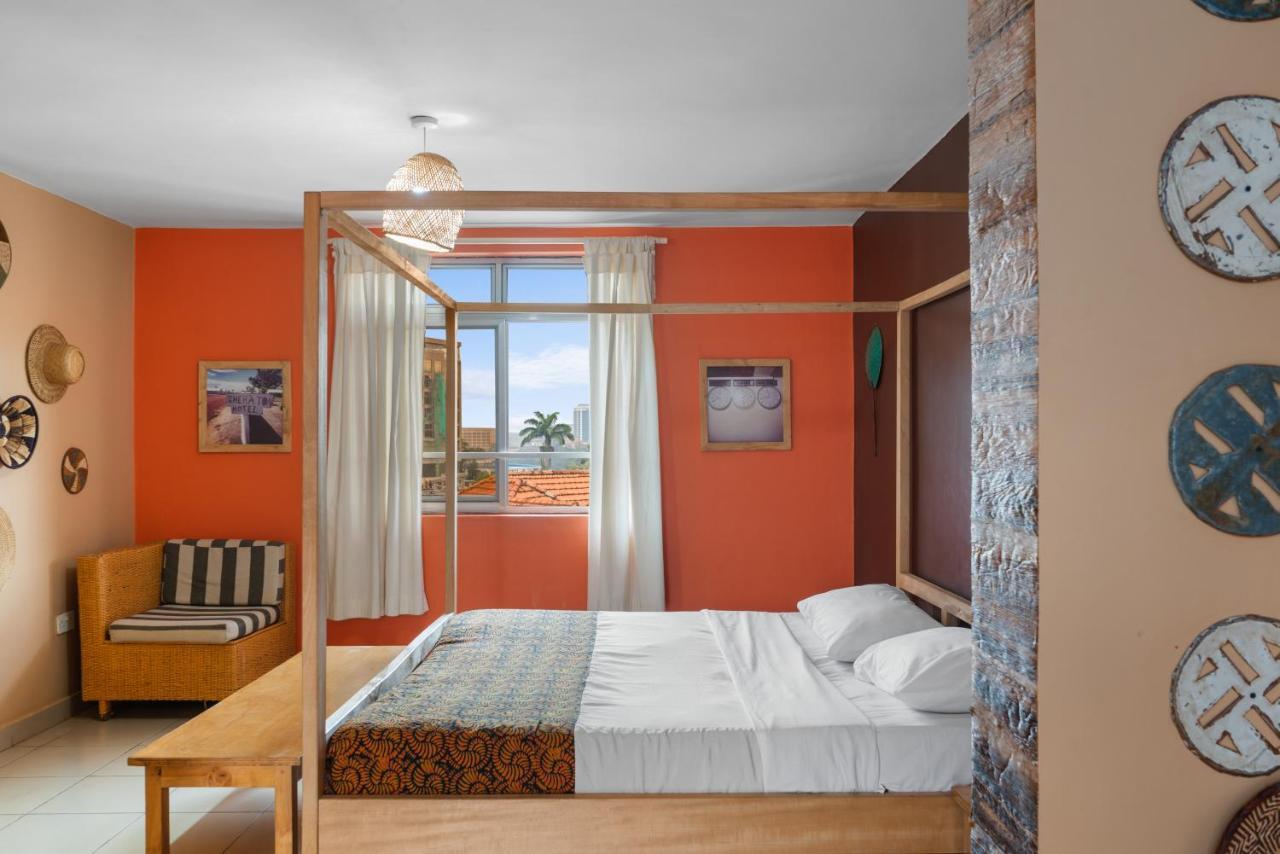 Bushpig Backpackers Pansiyon Kampala Dış mekan fotoğraf