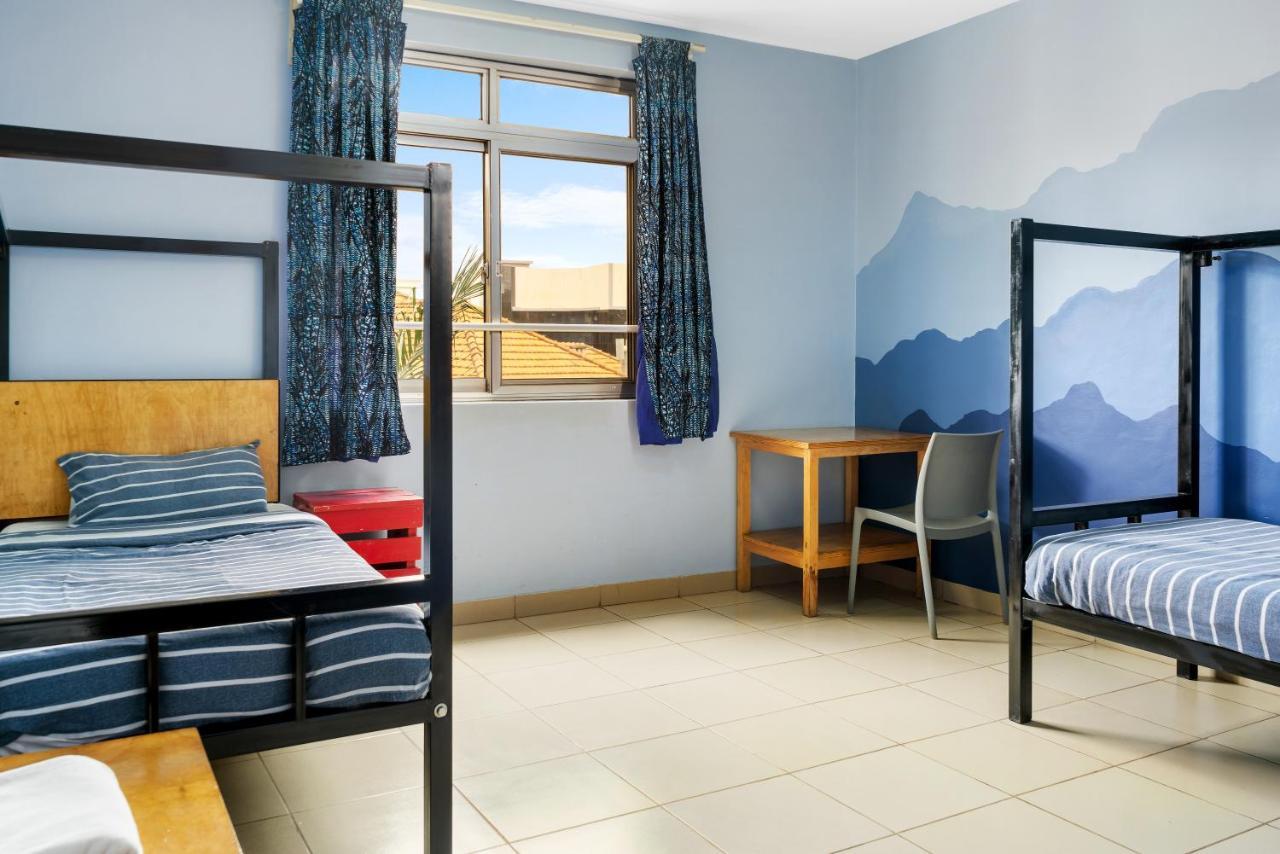 Bushpig Backpackers Pansiyon Kampala Dış mekan fotoğraf