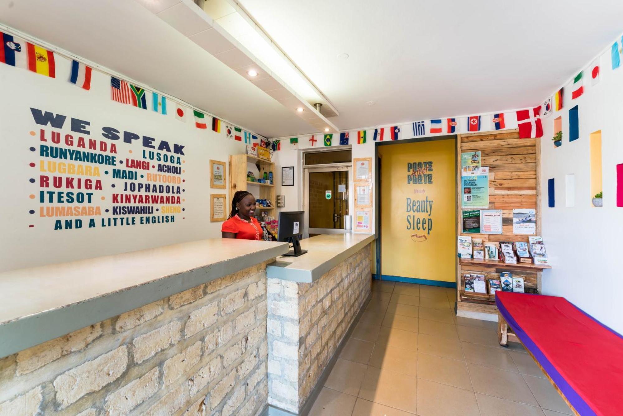 Bushpig Backpackers Pansiyon Kampala Dış mekan fotoğraf