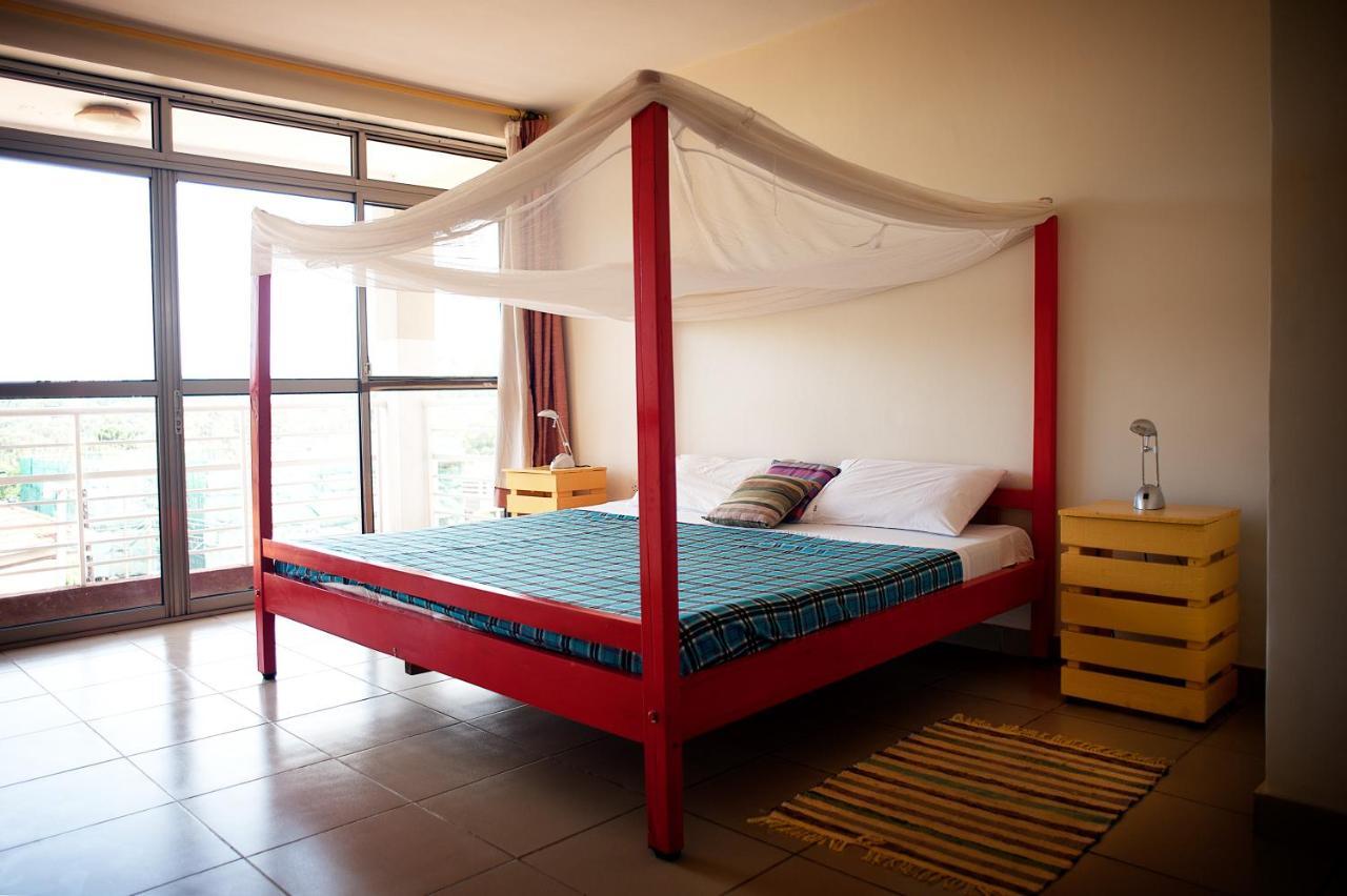 Bushpig Backpackers Pansiyon Kampala Dış mekan fotoğraf