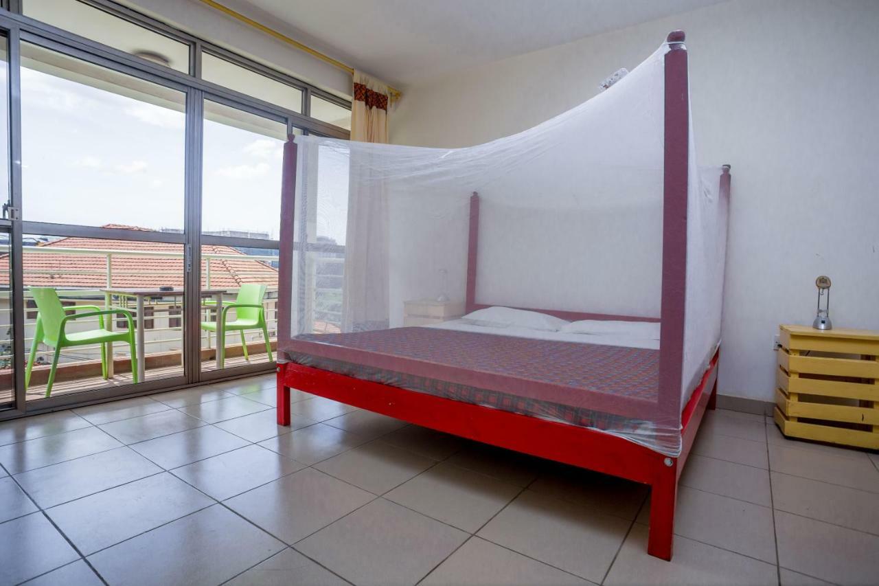 Bushpig Backpackers Pansiyon Kampala Dış mekan fotoğraf