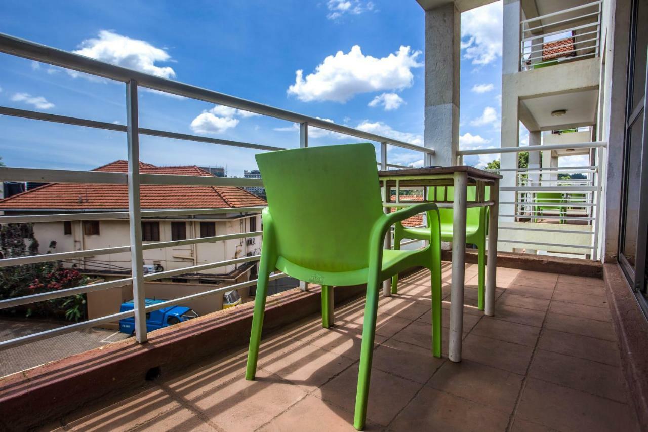 Bushpig Backpackers Pansiyon Kampala Dış mekan fotoğraf
