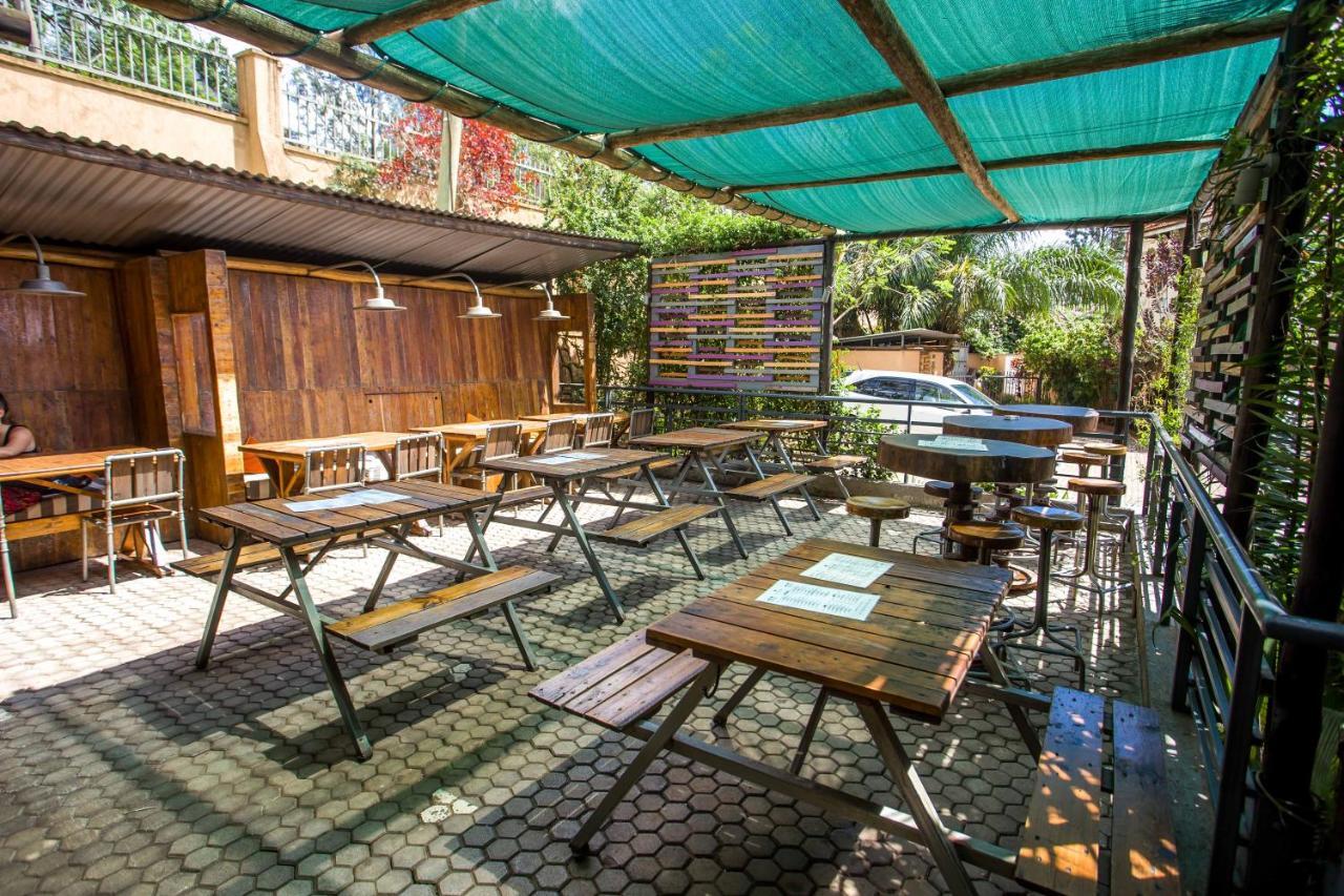 Bushpig Backpackers Pansiyon Kampala Dış mekan fotoğraf